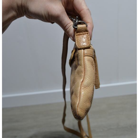 Vilenca Holland Tan Genuine Leather Crossbody Purse - Picture 10 of 11